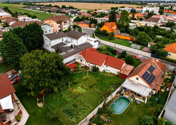 5 izbový RD s veľkým nádherným pozemkom na predaj v Rovinke