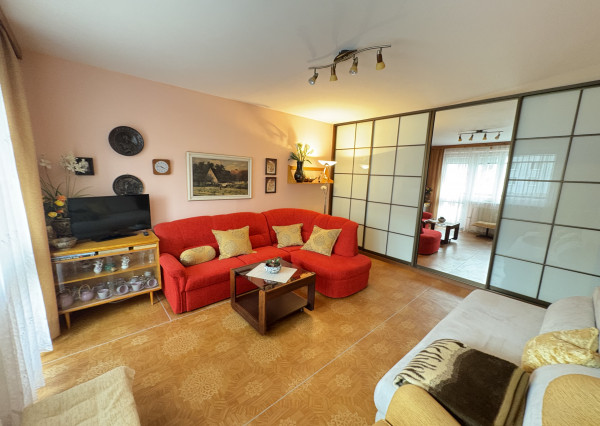 REZERVOVANÝ! Na predaj priestranný 1 izbový byt na Bučinovej priamo na vrakuňskom korze, 41,35 +4,5 loggia m2
