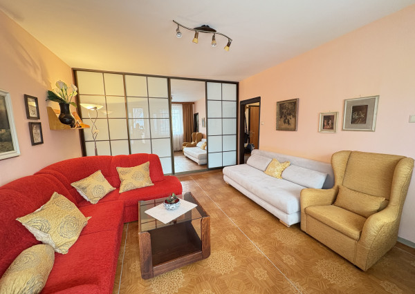 Na predaj priestranný 1 izbový byt na Bučinovej priamo na vrakuňskom korze, 41,35 +4,5 loggia m2