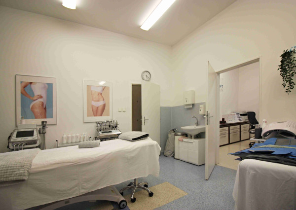 PRENÁJOM ambulancia/služby 48,60 m2, Piešťany, Winterova ul.