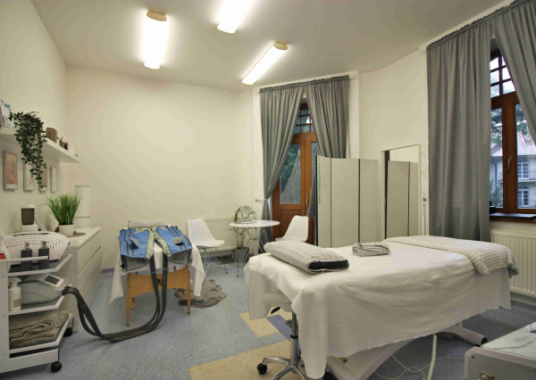 PRENÁJOM ambulancia/služby 48,60 m2, Piešťany, Winterova ul.