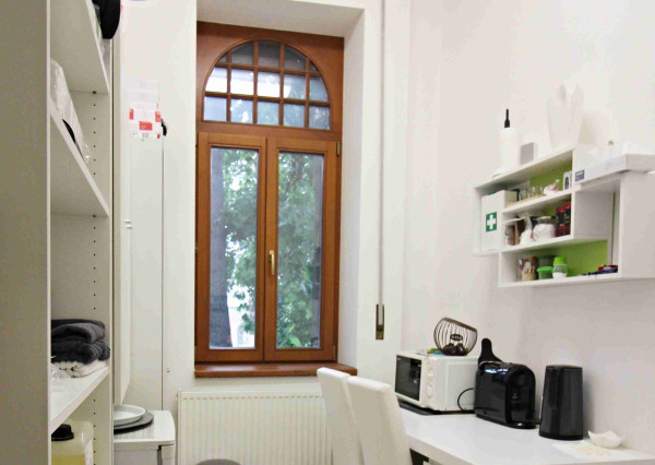 PRENÁJOM ambulancia/služby 48,60 m2, Piešťany, Winterova ul.