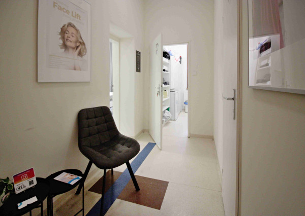 PRENÁJOM ambulancia/služby 48,60 m2, Piešťany, Winterova ul.