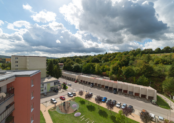 NA PREDAJ - 3-izbový byt s loggiou v Starej Turej