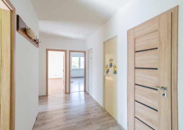 NA PREDAJ - 3-izbový byt s loggiou v Starej Turej