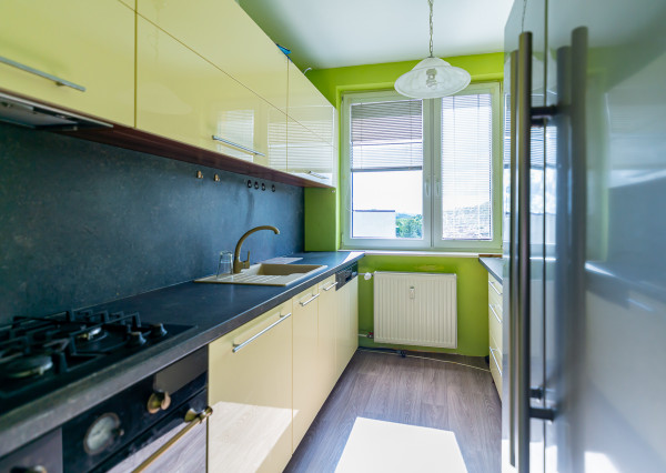 NA PREDAJ - 3-izbový byt s loggiou v Starej Turej