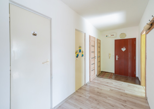 NA PREDAJ - 3-izbový byt s loggiou v Starej Turej