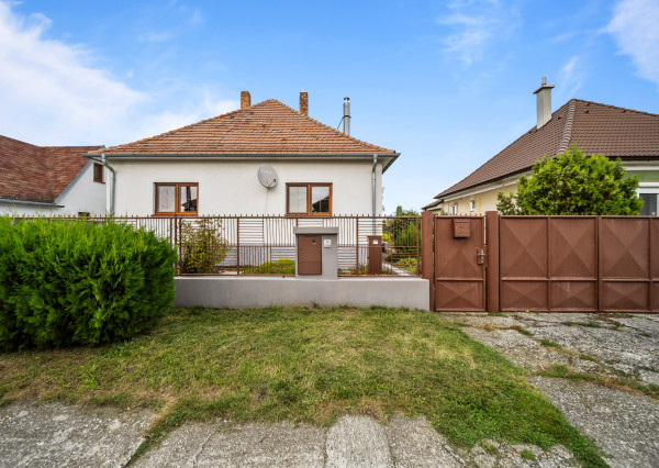 Na predaj 3 izbový rodinný dom v Lehniciach