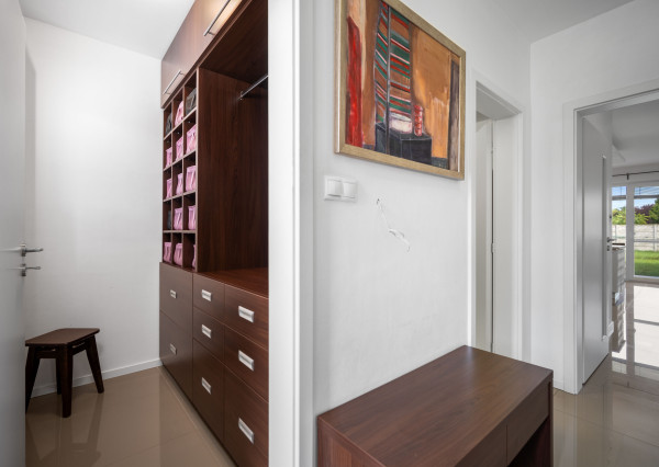 PREDAJ 4 izb rodinného domu s garážou, Tri Vody I., Malinovo