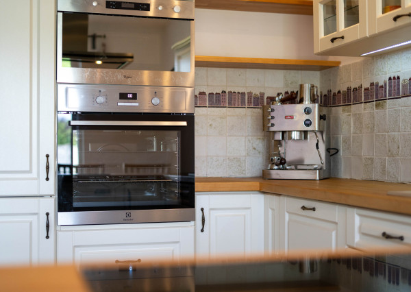 PREDAJ 4 izb rodinného domu s garážou, Tri Vody I., Malinovo