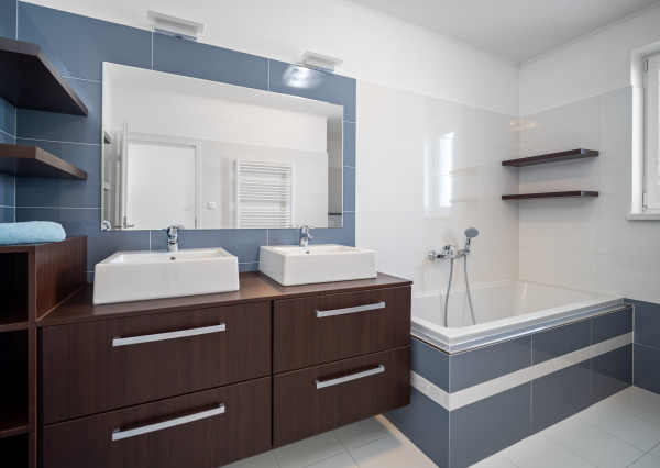 PREDAJ 4 izb rodinného domu s garážou, Tri Vody I., Malinovo