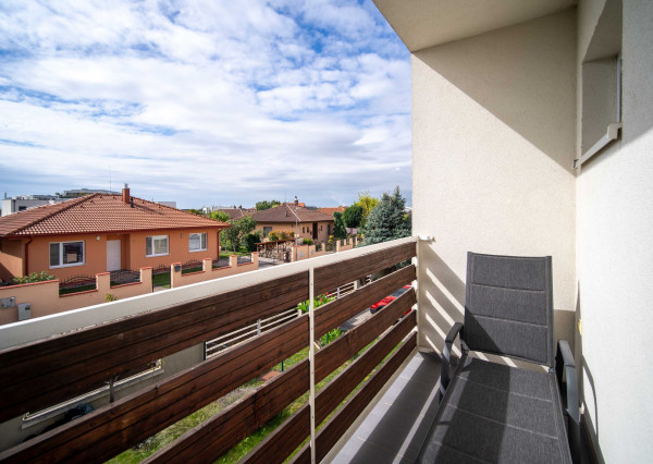 PREDAJ 4 izb rodinného domu s garážou, Tri Vody I., Malinovo