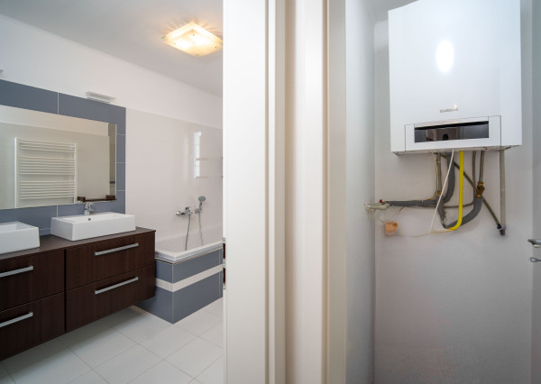 PREDAJ 4 izb rodinného domu s garážou, Tri Vody I., Malinovo