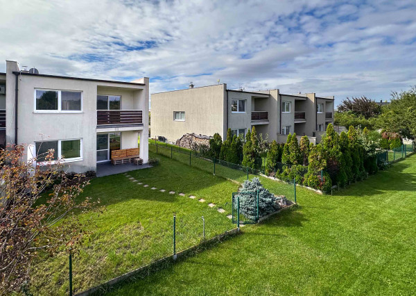 PREDAJ 4 izb rodinného domu s garážou, Tri Vody I., Malinovo