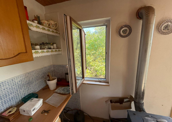 Romantická záhrada s panoramatickým výhľadom na Modru 🌿