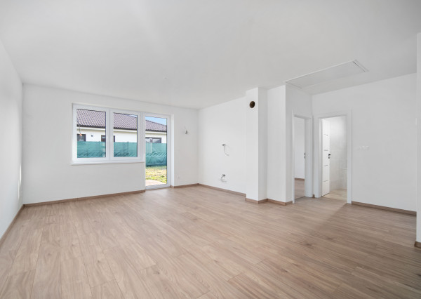 PREDAJ 3 izb. bytov v rodinnom dome, Macov, všetky IS