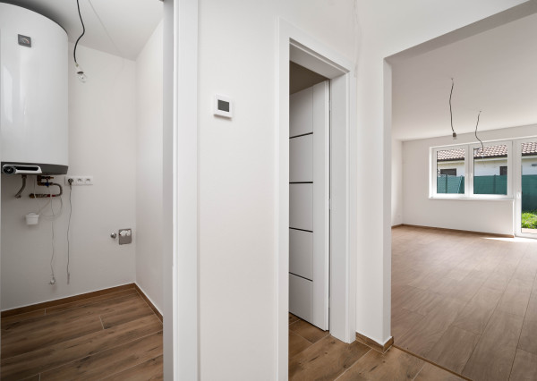 PREDAJ 3 izb. bytov v rodinnom dome, Macov, všetky IS