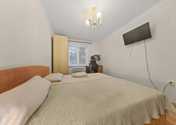 Na predaj PRIESTRANNÝ zrekonštruovaný 2 izbový byt v Šamoríne