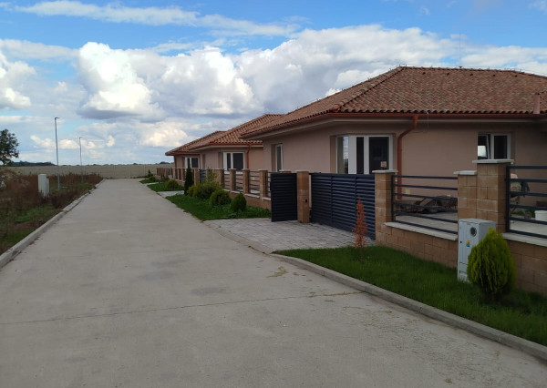 Predaj rodinných domov v obci Čečínska Potôň