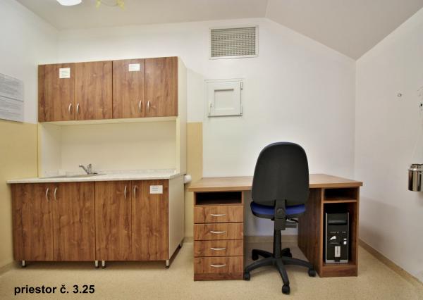 PRENÁJOM ambulancia/služby 36,10 m2, Piešťany, Winterova ul.