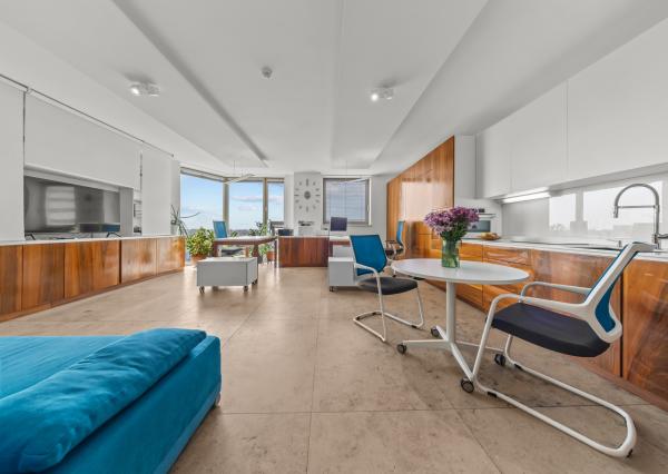 PREDAJ: 1-izbový apartmán 49 m² na začiatku Petržalky