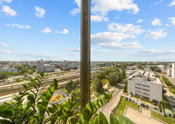 PREDAJ: 1-izbový apartmán 49 m² na začiatku Petržalky