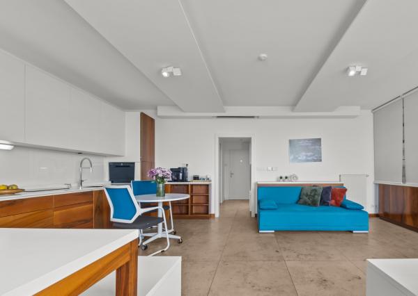 PREDAJ: 1-izbový apartmán 49 m² na začiatku Petržalky