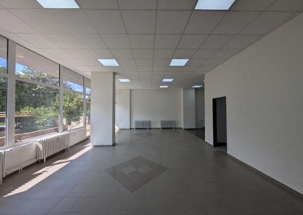 PRENÁJOM: Obchodný priestor 158 m2 v centre Petržalky (Strečnianska)