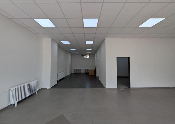 PRENÁJOM: Obchodný priestor 158 m2 v centre Petržalky (Strečnianska)