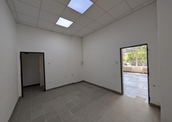 PRENÁJOM: Obchodný priestor 158 m2 v centre Petržalky (Strečnianska)