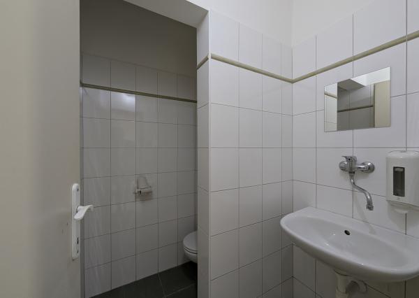 PRENÁJOM: Obchodný priestor 158 m2 v centre Petržalky (Strečnianska)