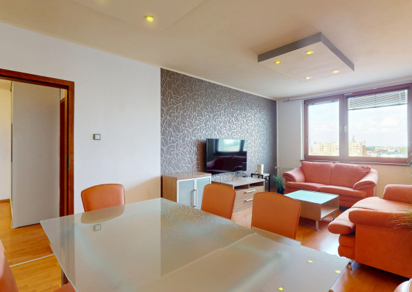 PREDAJ 4 izb. bytu Jilemnického ul., Dunajská Streda, balkón