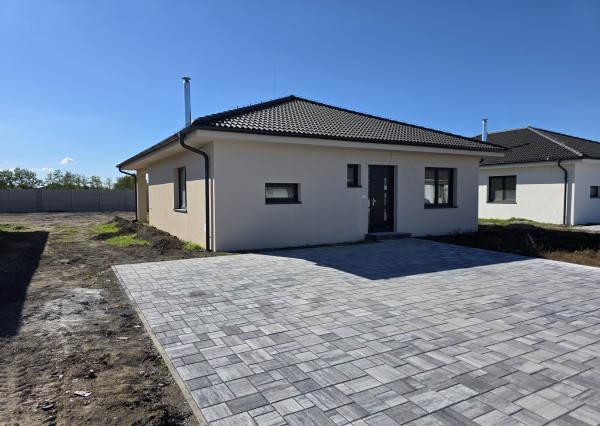 projekthviezda.sk Posledné RD na Javorovej vo Hviezdoslavove