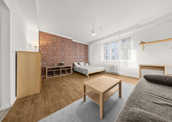 Na predaj priestranný 1-izbový byt po kompletnej rekonštrukcii na Vajnorskej ulici, Bratislava - Nové Mesto