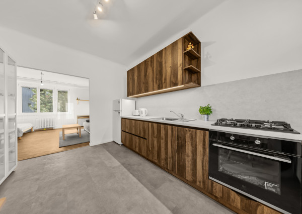 Na predaj priestranný 1-izbový byt po kompletnej rekonštrukcii na Vajnorskej ulici, Bratislava - Nové Mesto