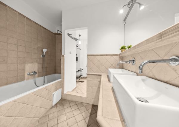 Na predaj 5-izbový byt s výmerou 114 m² v tichej a zelenej časti Ružinova – Ostredky na ulici Planét