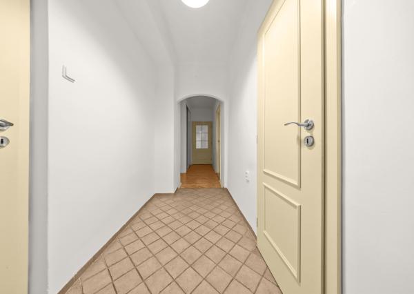 Na predaj 5-izbový byt s výmerou 114 m² v tichej a zelenej časti Ružinova – Ostredky na ulici Planét