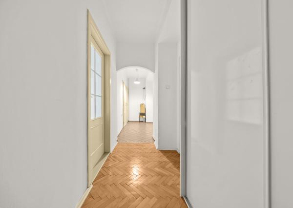 Na predaj 5-izbový byt s výmerou 114 m² v tichej a zelenej časti Ružinova – Ostredky na ulici Planét