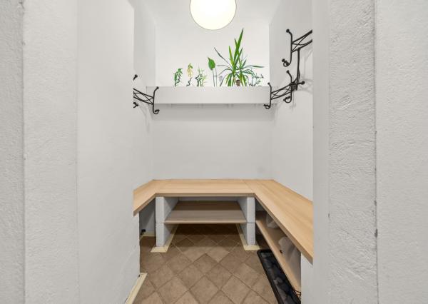 Na predaj 5-izbový byt s výmerou 114 m² v tichej a zelenej časti Ružinova – Ostredky na ulici Planét