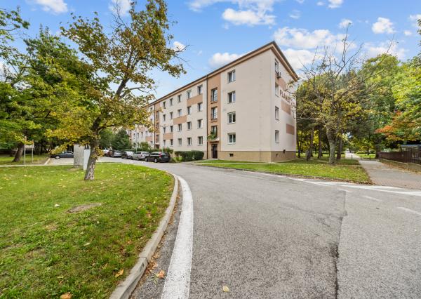 Na predaj 5-izbový byt s výmerou 114 m² v tichej a zelenej časti Ružinova – Ostredky na ulici Planét