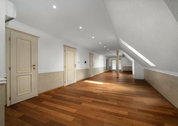 Na predaj exkluzívny 7-izbový rodinný dom s bazénom v meste Senica, ul. Rovenská.