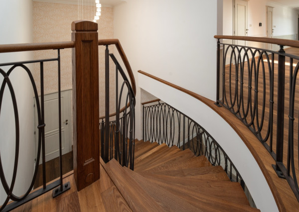 Na predaj exkluzívny 7-izbový rodinný dom s bazénom v meste Senica, ul. Rovenská.