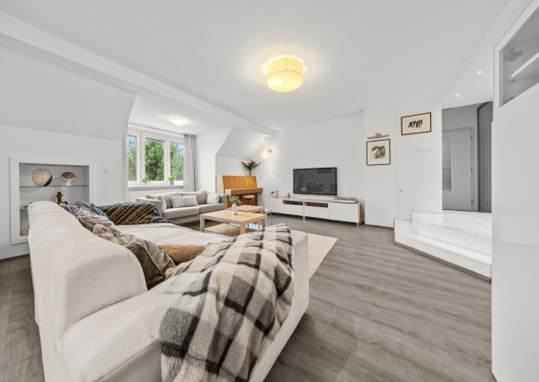 Na predaj elegantný 4 izbový mezanín s terasou pri Horskom parku