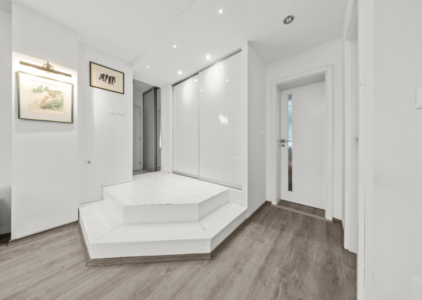 Na predaj elegantný 4 izbový mezanín s terasou pri Horskom parku