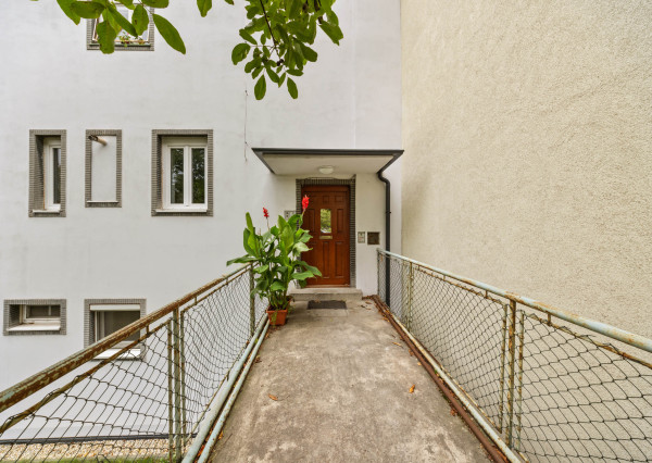 Na predaj elegantný 4 izbový mezanín s terasou pri Horskom parku