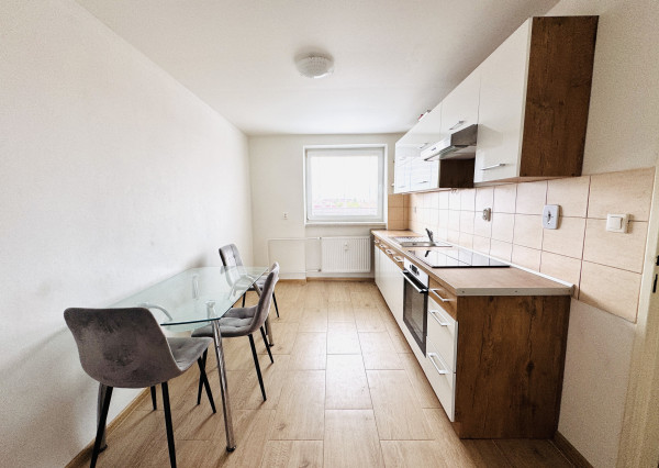 Na prenájom 2-izbový zariadený byt v Holíči – ul. Sasinkova.