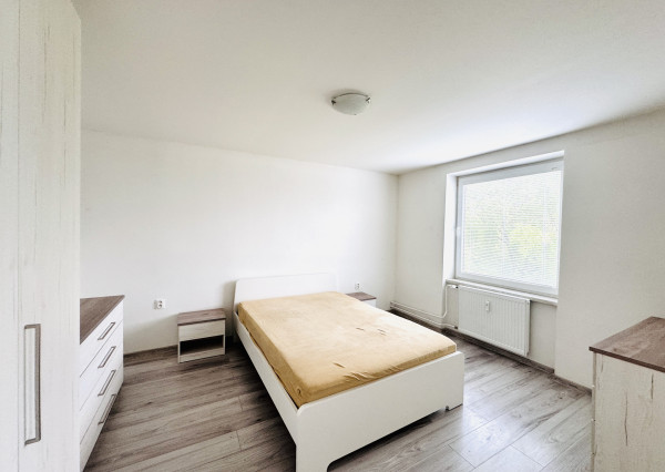 Na prenájom 2-izbový zariadený byt v Holíči – ul. Sasinkova.