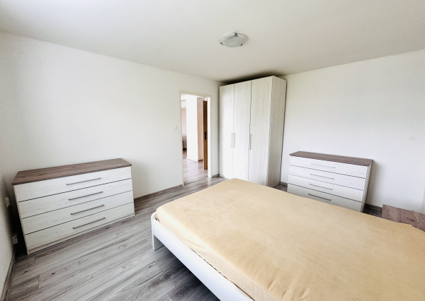 Na prenájom 2-izbový zariadený byt v Holíči – ul. Sasinkova.