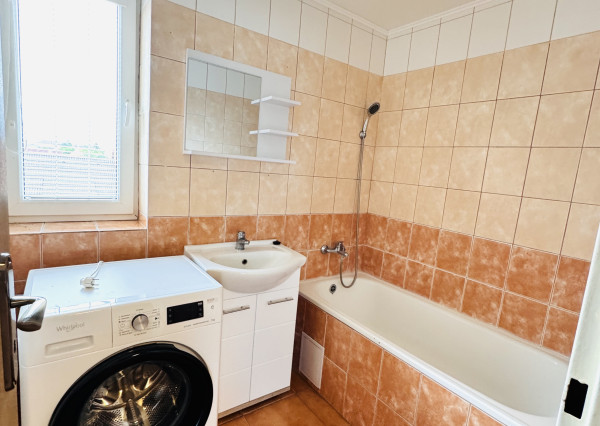 Na prenájom 2-izbový zariadený byt v Holíči – ul. Sasinkova.