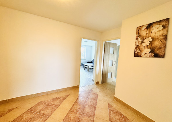 Na prenájom 2-izbový zariadený byt v Holíči – ul. Sasinkova.